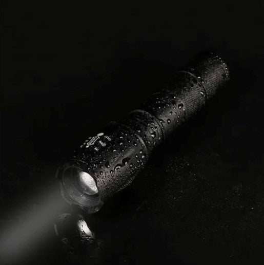 Lanterna Tática Militar X900 Led Potente Recarregável Com Zoom